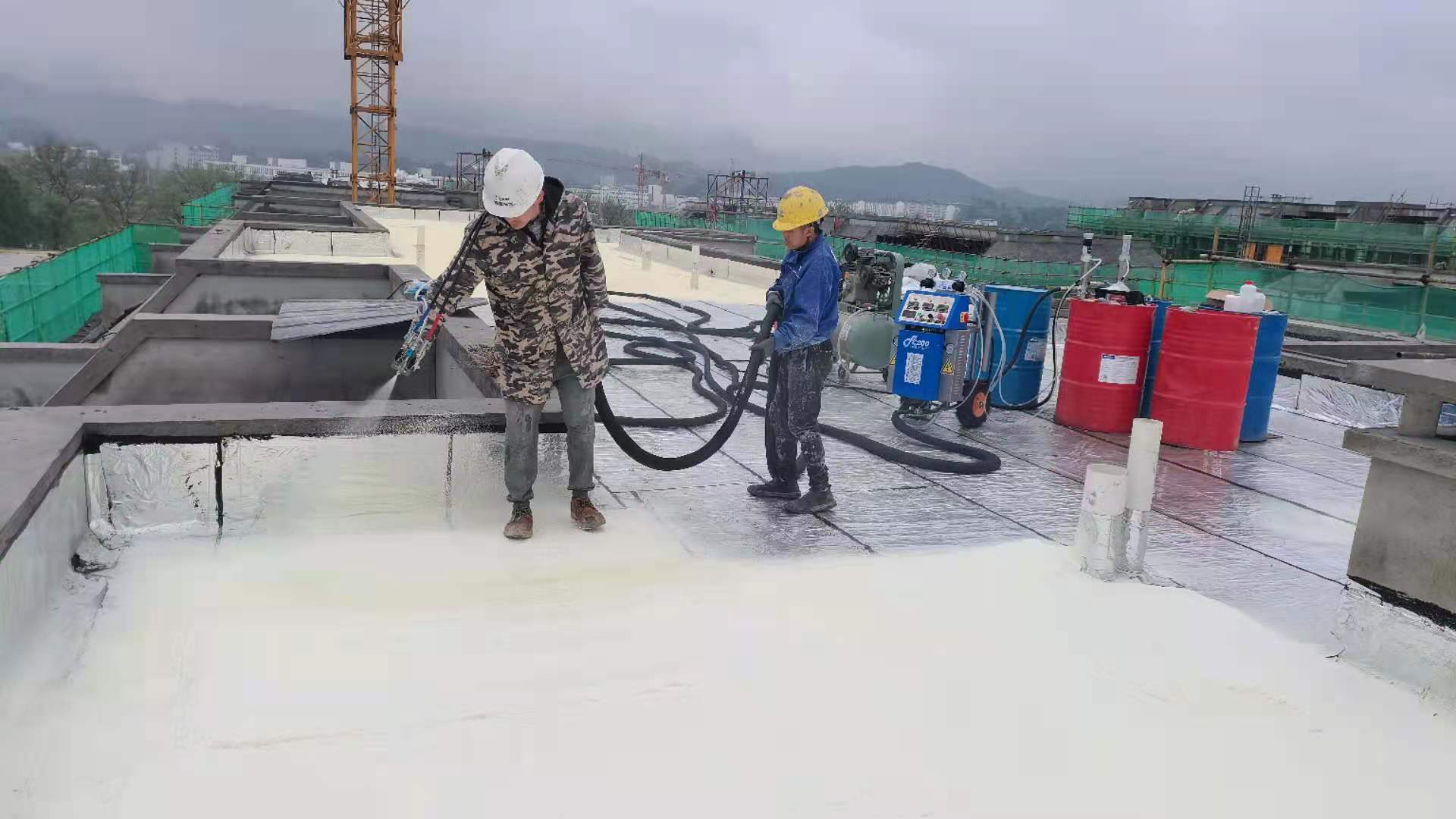 屋頂噴涂聚氨酯保溫 屋頂噴涂聚氨酯保溫